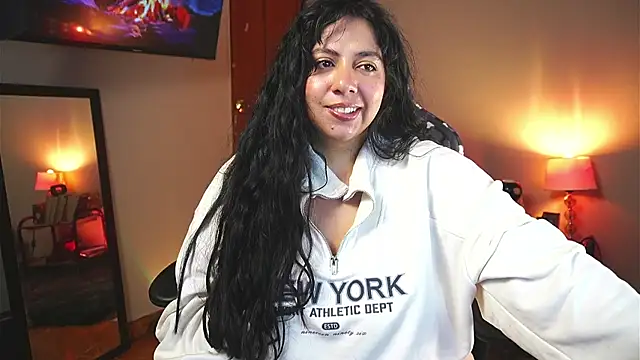 Snapshot of coraline_latin chatting on January 6, 2026, 12:42 pm coraline latin online show from January 6, 2026, 12:42 pm