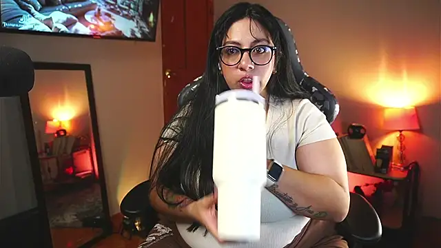 Snapshot of coraline_latin chatting on January 9, 2026, 11:28 pm coraline latin online show from January 9, 2026, 11:28 pm