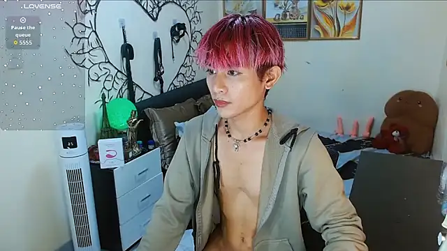 WildestTwink online show from October 2, 2025, 6:37 pm