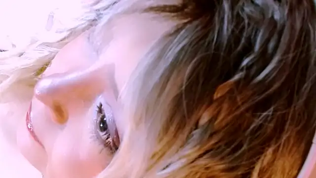 Snapshot of Honey_Lucy1 chatting on March 6, 2026, 11:45 pm Honey Lucy1 online show from March 6, 2026, 11:45 pm