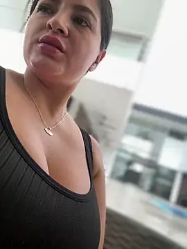 Snapshot of Carolina_Novoa chatting on February 4, 2026, 4:46 pm Carolina Novoa online show from February 4, 2026, 4:46 pm