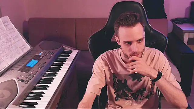 Snapshot of Sweetparker chatting on December 22, 2025, 9:12 pm Sweetparker online show from December 22, 2025, 9:12 pm