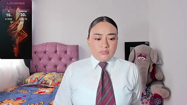 ReyleDoll online show from May 13, 2026, 9:55 pm