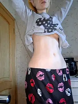 YogisticJuli666 online show from February 25, 2025, 8:58 am