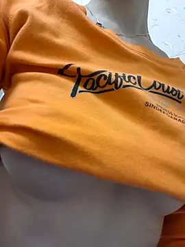 YogisticJuli666 online show from February 26, 2025, 6:00 pm