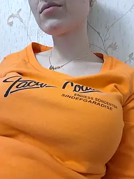 YogisticJuli666 online show from February 27, 2025, 9:54 am