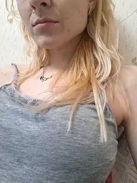 YogisticJuli666 online show from March 13, 2025, 11:19 am