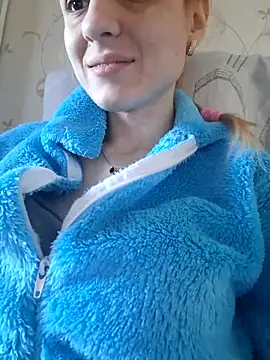 YogisticJuli666 online show from March 18, 2025, 5:52 am