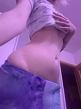 YogisticJuli666 online show from October 21, 2025, 5:08 am