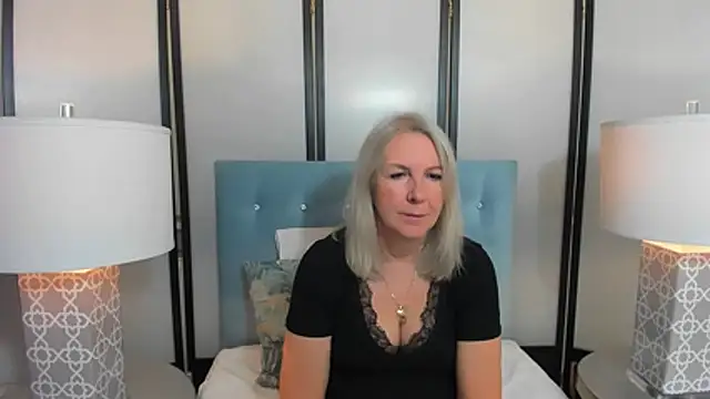 EricaTop online show from October 25, 2025, 5:04 am