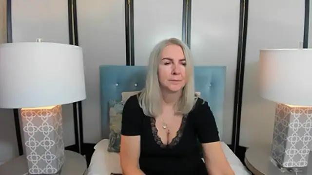 Snapshot of EricaTop chatting on January 8, 2026, 9:39 pm EricaTop online show from January 8, 2026, 9:39 pm