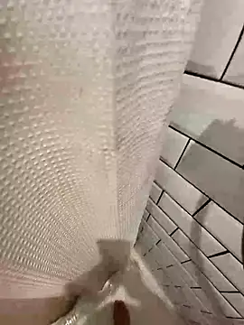 realeasy1 online show from October 3, 2025, 12:02 pm