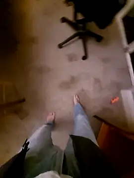 realeasy1 online show from October 24, 2025, 1:46 am