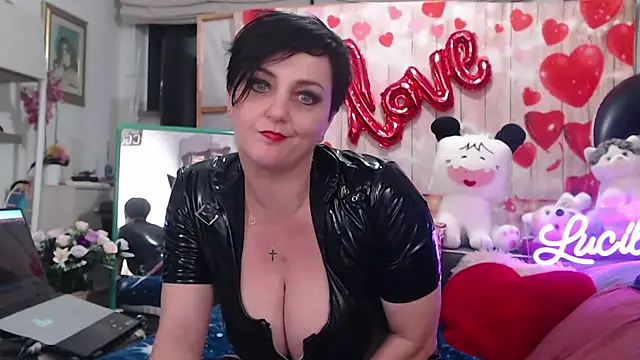 Snapshot of lucillabollente chatting on February 12, 2026, 5:52 pm lucillabollente online show from February 12, 2026, 5:52 pm