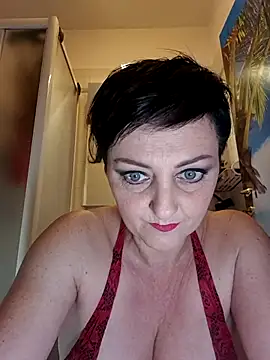 Snapshot of lucillabollente chatting on April 16, 2026, 4:13 am lucillabollente online show from April 16, 2026, 4:13 am