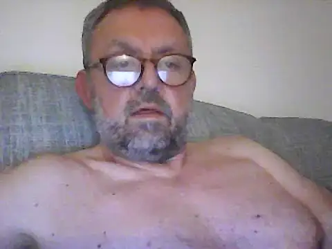 Snapshot of DrewDongle chatting on January 20, 2025, 8:29 pm DrewDongle online show from January 20, 2025, 8:29 pm
