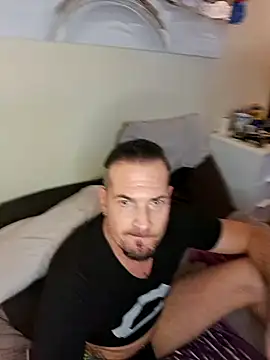 Dv8rBoy666 online show from February 8, 2025, 1:11 pm
