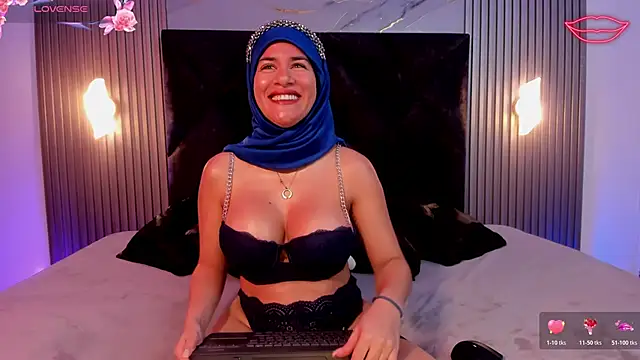 Snapshot of Zafira_Alabi chatting on November 15, 2025, 5:09 pm Zafira Alabi online show from November 15, 2025, 5:09 pm