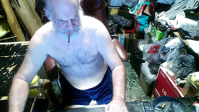 Snapshot of russtee chatting on November 13, 2025, 11:36 pm russtee online show from November 13, 2025, 11:36 pm