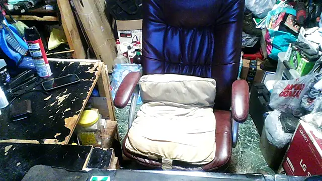 Snapshot of russtee chatting on November 16, 2025, 7:52 pm russtee online show from November 16, 2025, 7:52 pm