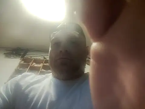 lilpervt online show from December 19, 2025, 2:35 pm