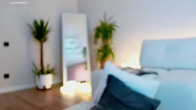 Snapshot of Sinful_Eyes chatting on February 16, 2026, 7:48 am Sinful Eyes online show from February 16, 2026, 7:48 am