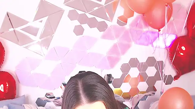 LexiKiss online show from February 14, 2025, 9:34 am