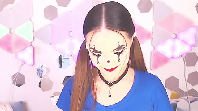 LexiKiss online show from November 1, 2025, 3:58 pm