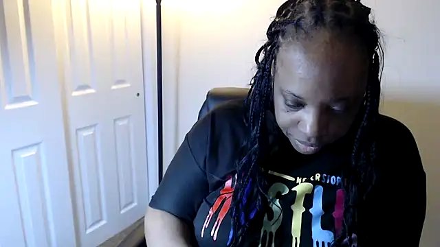 Snapshot of Sexymona1218 chatting on January 9, 2026, 11:46 am Sexymona1218 online show from January 9, 2026, 11:46 am