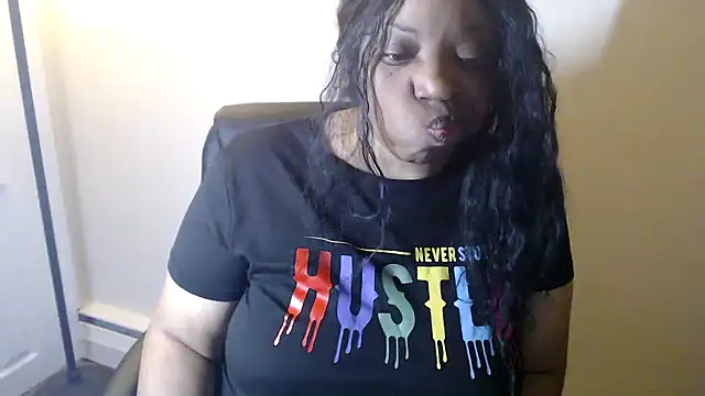 Snapshot of Sexymona1218 chatting on February 1, 2026, 10:03 am Sexymona1218 online show from February 1, 2026, 10:03 am