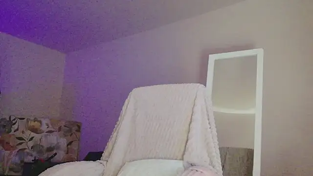 Snapshot of lara_heaven chatting on May 9, 2026, 6:13 pm lara heaven online show from May 9, 2026, 6:13 pm