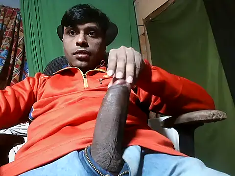 Snapshot of desiboy1101 chatting on December 14, 2024, 1:49 pm desiboy1101 online show from December 14, 2024, 1:49 pm