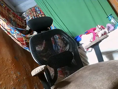 Snapshot of desiboy1101 chatting on February 17, 2025, 1:32 pm desiboy1101 online show from February 17, 2025, 1:32 pm