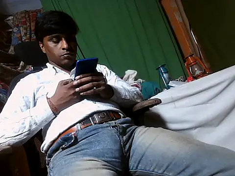 Snapshot of desiboy1101 chatting on March 11, 2025, 1:34 pm desiboy1101 online show from March 11, 2025, 1:34 pm