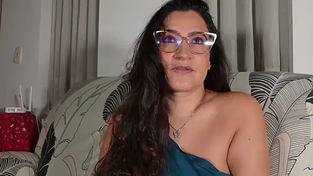 DeesseLuxure online show from February 17, 2026, 5:59 am