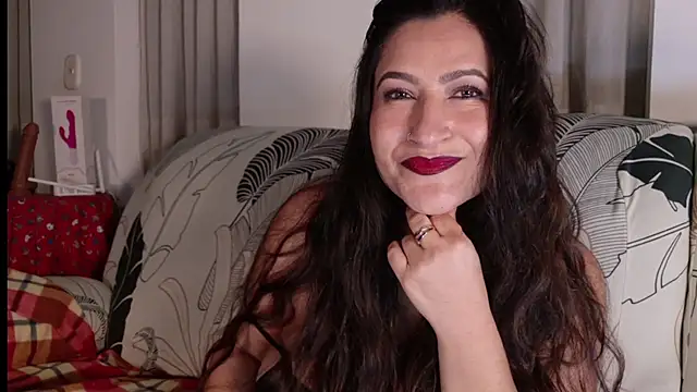 DeesseLuxure online show from February 26, 2026, 6:45 am