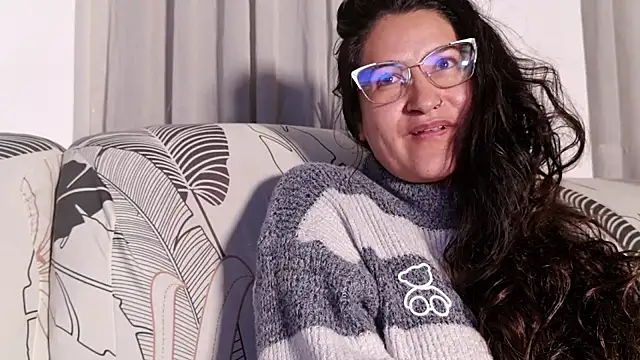 DeesseLuxure online show from March 27, 2026, 6:30 am