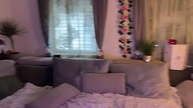 Monageil online show from November 18, 2025, 6:51 am