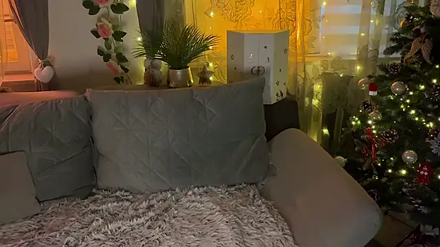 Monageil online show from December 17, 2025, 3:40 pm