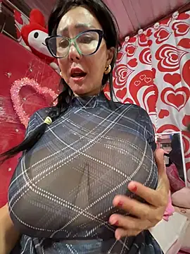 Snapshot of sweetieme chatting on April 12, 2026, 2:33 pm sweetieme online show from April 12, 2026, 2:33 pm