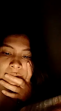 Snapshot of evolet01 chatting on February 28, 2025, 4:21 am evolet01 online show from February 28, 2025, 4:21 am