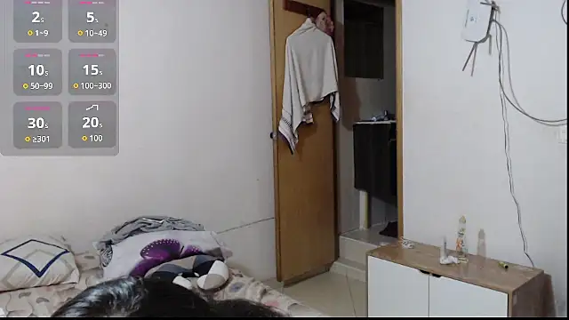 Snapshot of evolet01 chatting on November 22, 2025, 3:38 am evolet01 online show from November 22, 2025, 3:38 am