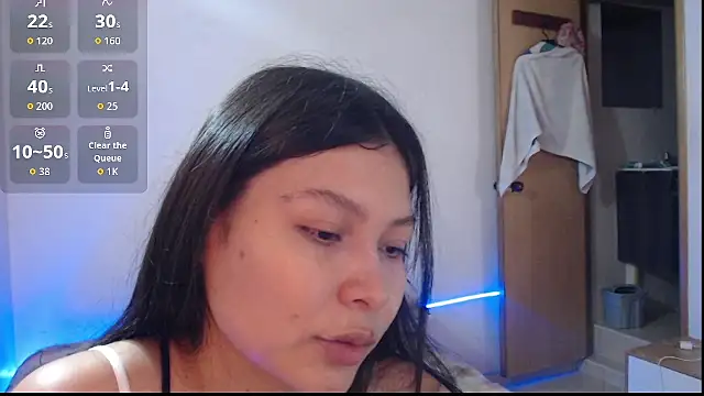 Snapshot of evolet01 chatting on November 26, 2025, 3:24 pm evolet01 online show from November 26, 2025, 3:24 pm