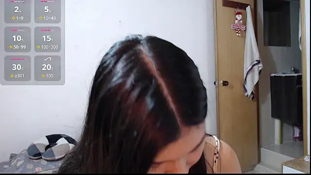 Snapshot of evolet01 chatting on November 29, 2025, 5:27 pm evolet01 online show from November 29, 2025, 5:27 pm