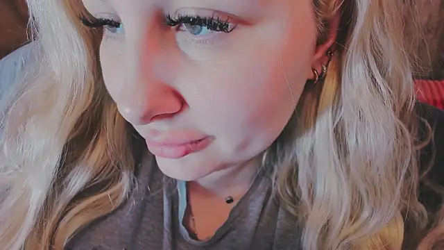 Snapshot of nast-yy chatting on December 1, 2025, 10:09 am nast-yy online show from December 1, 2025, 10:09 am