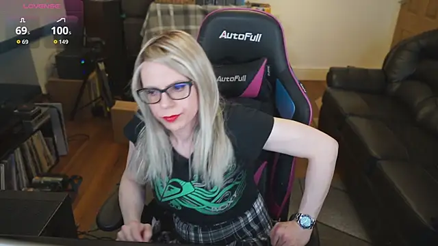 Snapshot of KelseyCobalt chatting on October 19, 2025, 8:20 pm KelseyCobalt online show from October 19, 2025, 8:20 pm