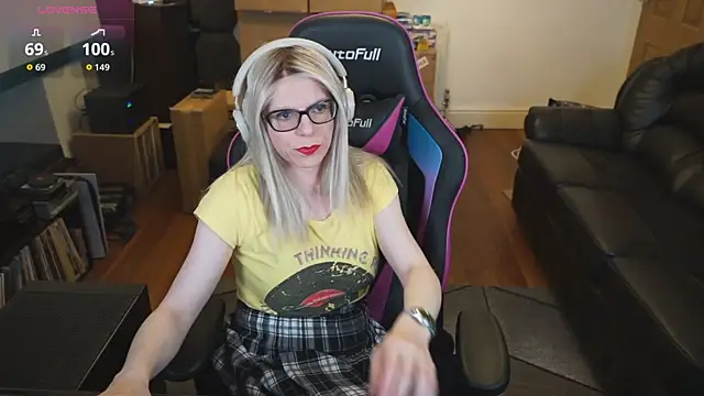 Snapshot of KelseyCobalt chatting on December 19, 2025, 9:44 pm KelseyCobalt online show from December 19, 2025, 9:44 pm