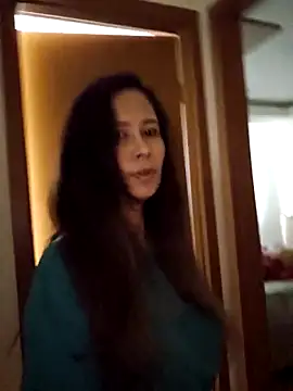 Snapshot of Leilacharlotte chatting on February 28, 2026, 12:50 pm Leilacharlotte online show from February 28, 2026, 12:50 pm