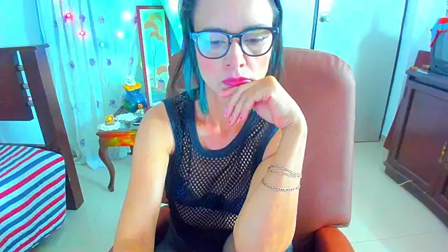 BrianaGarner online show from February 15, 2026, 8:13 am