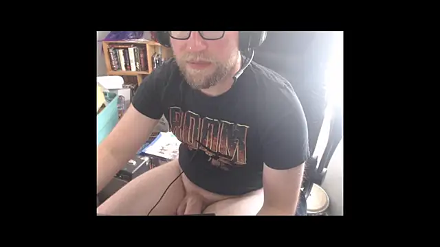 dragonhammer42 online show from May 20, 2026, 7:42 pm